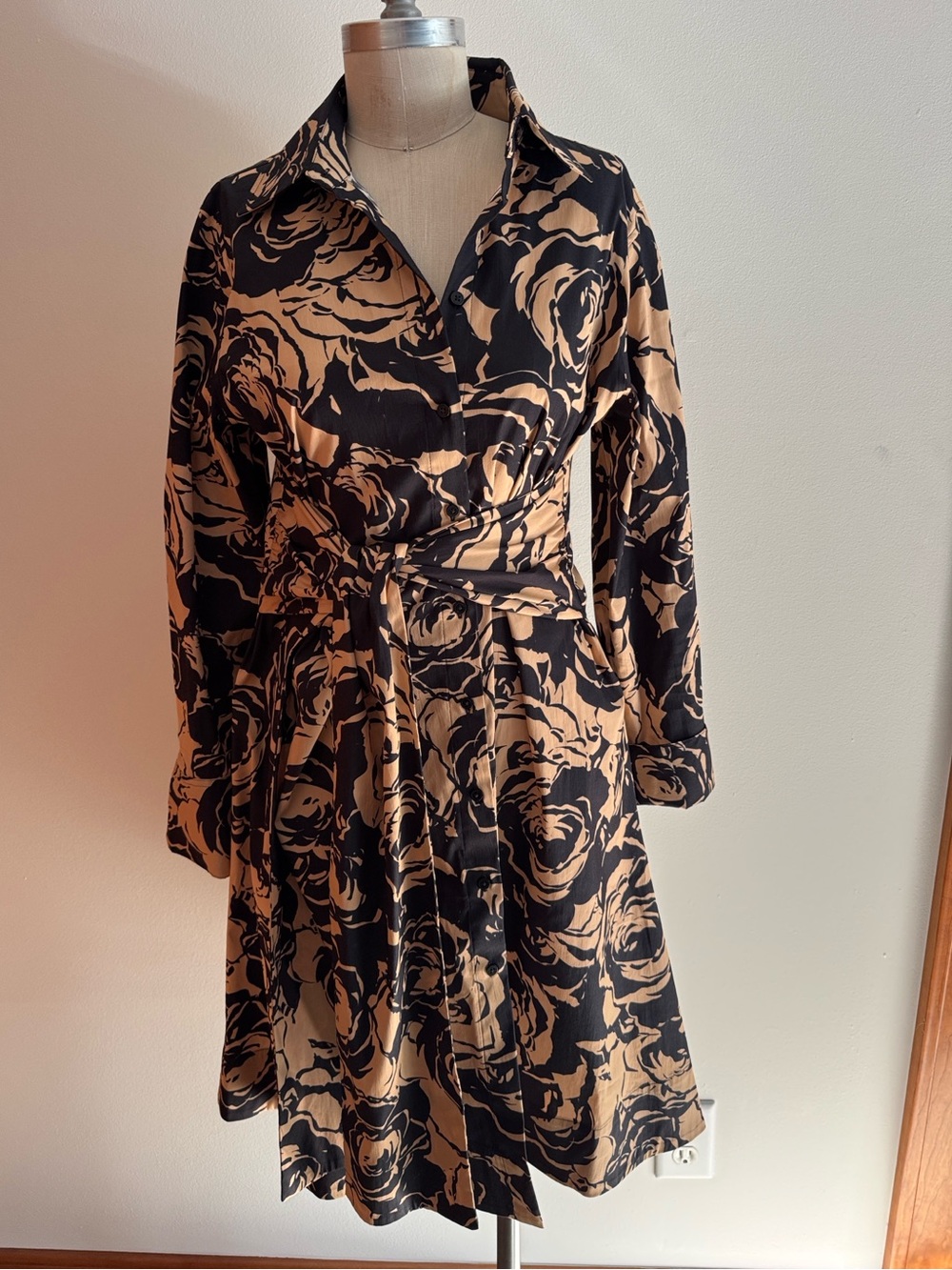 Chico's Black Label Floral Long Sleeve Dress in Beige and Black NWT